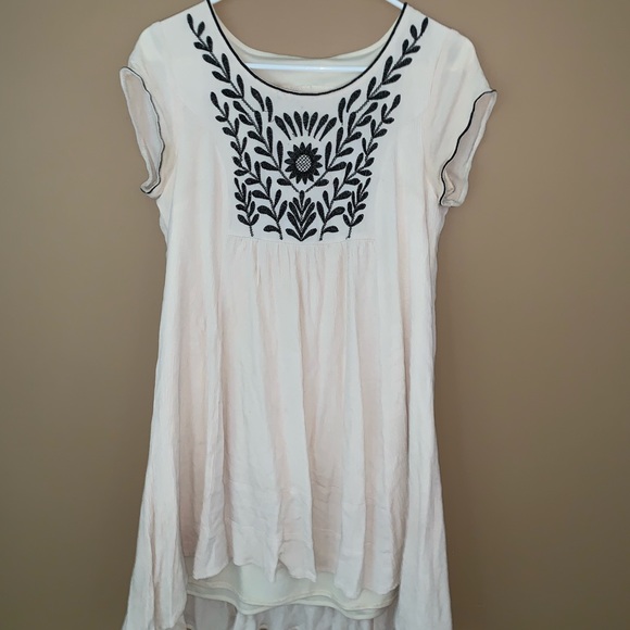 Francesca's Collections Dresses & Skirts - Flower Dress